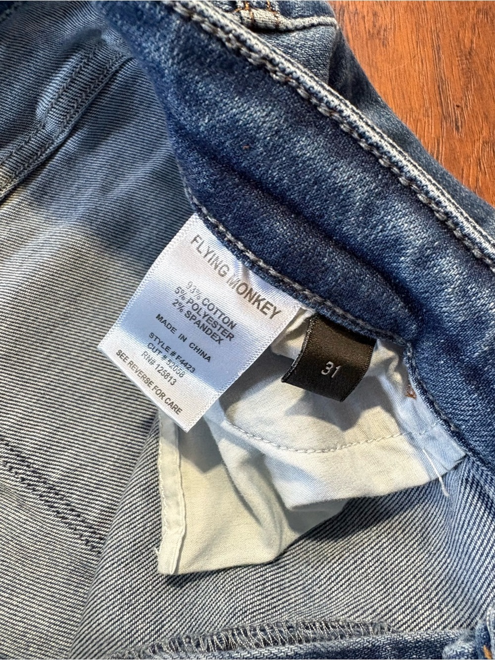 Flying Monkey women’s size 31 distressed flare jeans - Picture 5 of 6